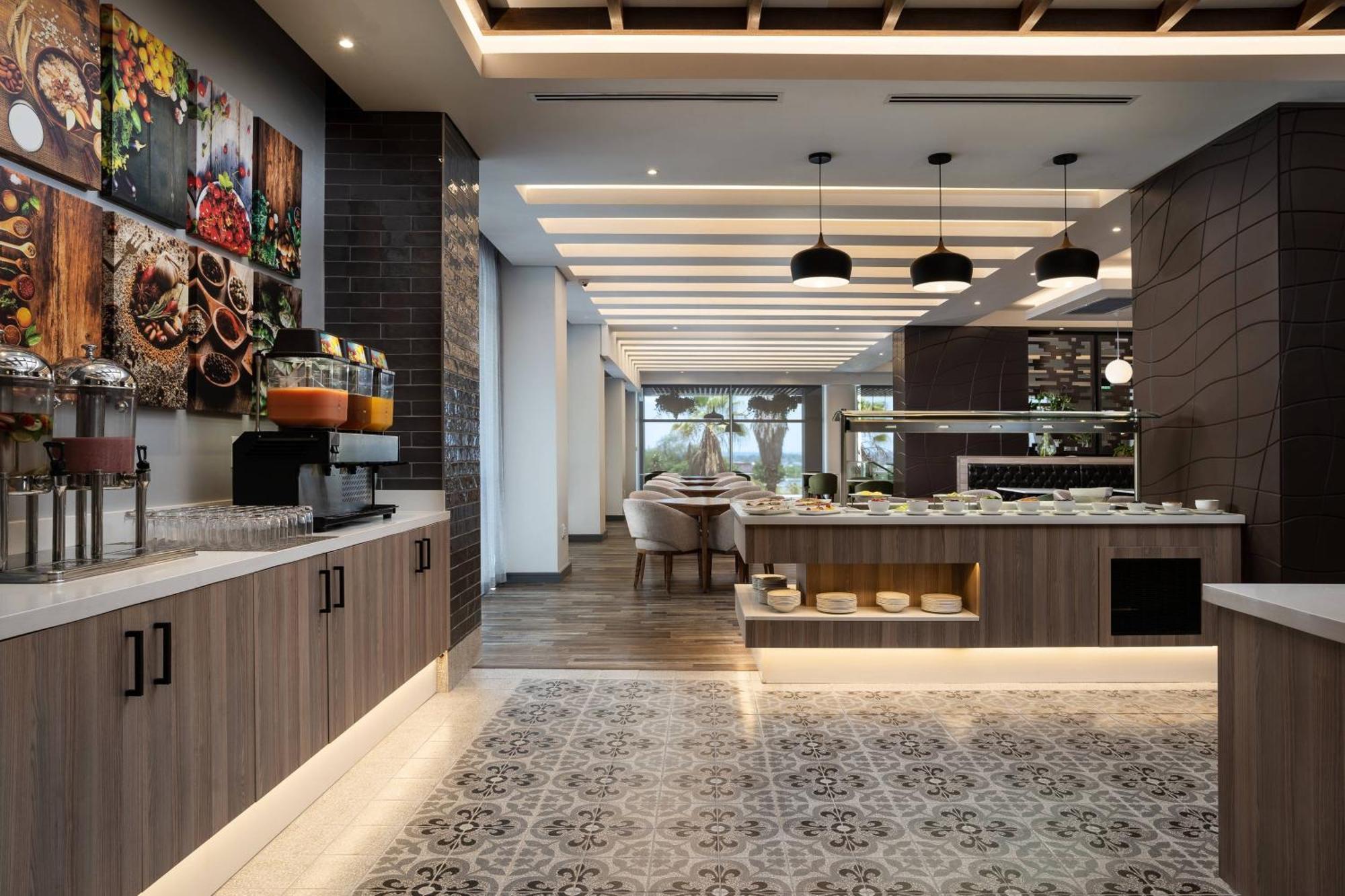 Protea Hotel By Marriott Johannesburg Wanderers Εξωτερικό φωτογραφία