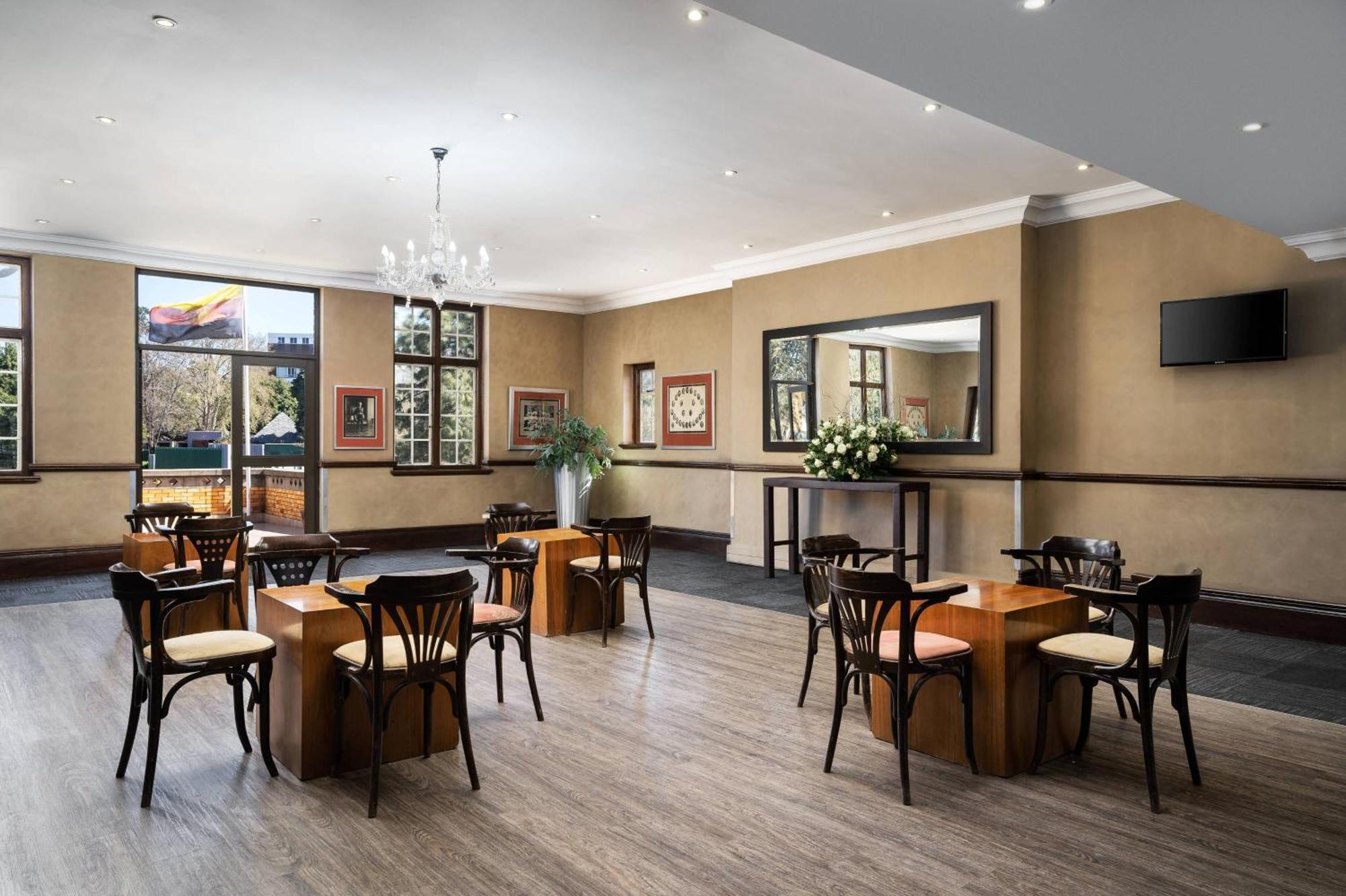 Protea Hotel By Marriott Johannesburg Wanderers Εξωτερικό φωτογραφία