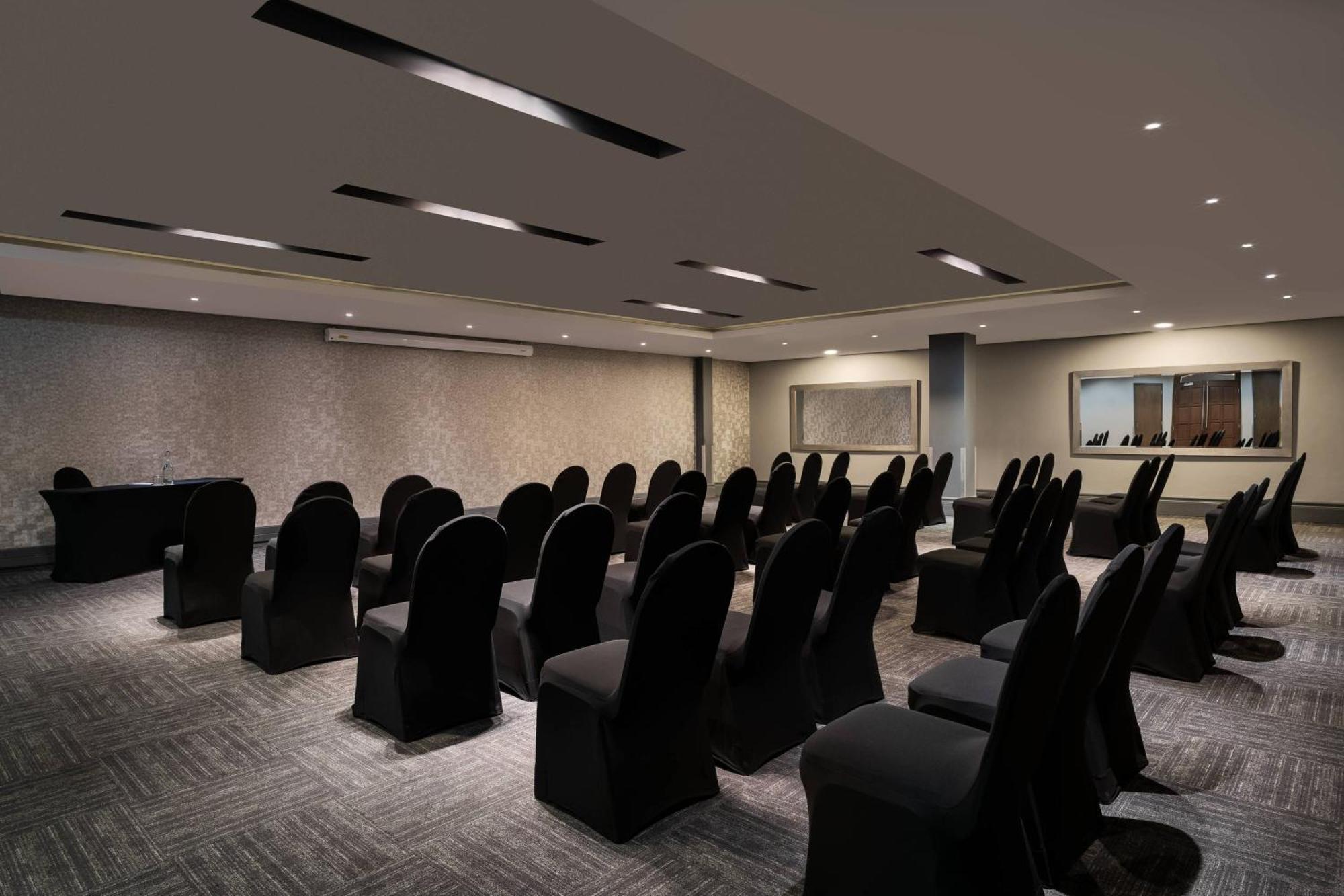 Protea Hotel By Marriott Johannesburg Wanderers Εξωτερικό φωτογραφία