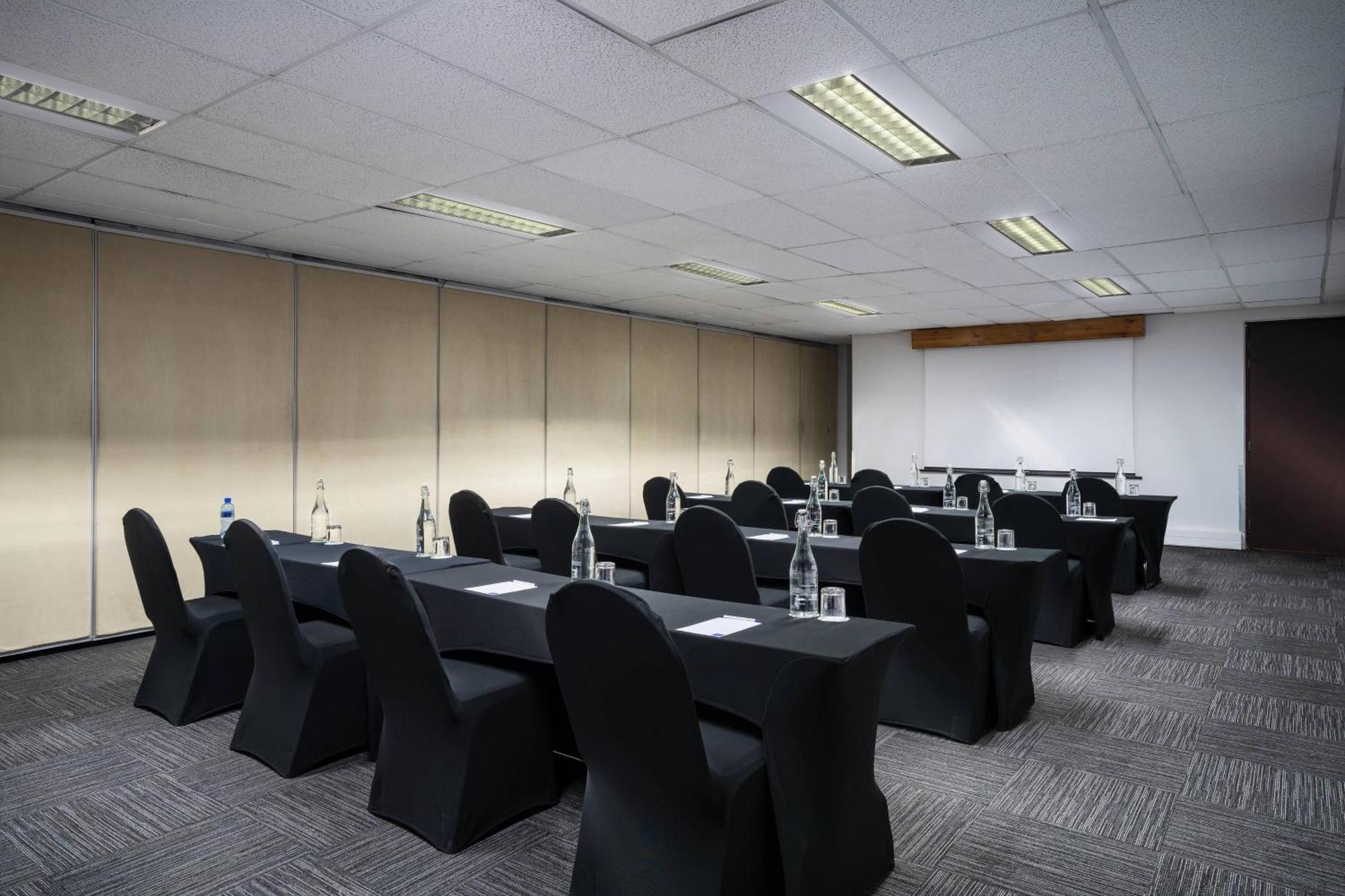 Protea Hotel By Marriott Johannesburg Wanderers Εξωτερικό φωτογραφία