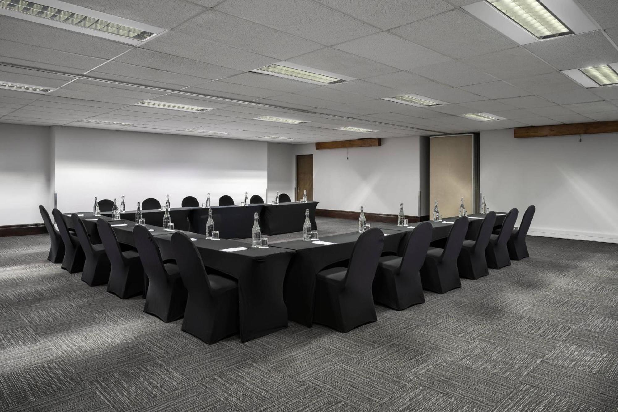 Protea Hotel By Marriott Johannesburg Wanderers Εξωτερικό φωτογραφία